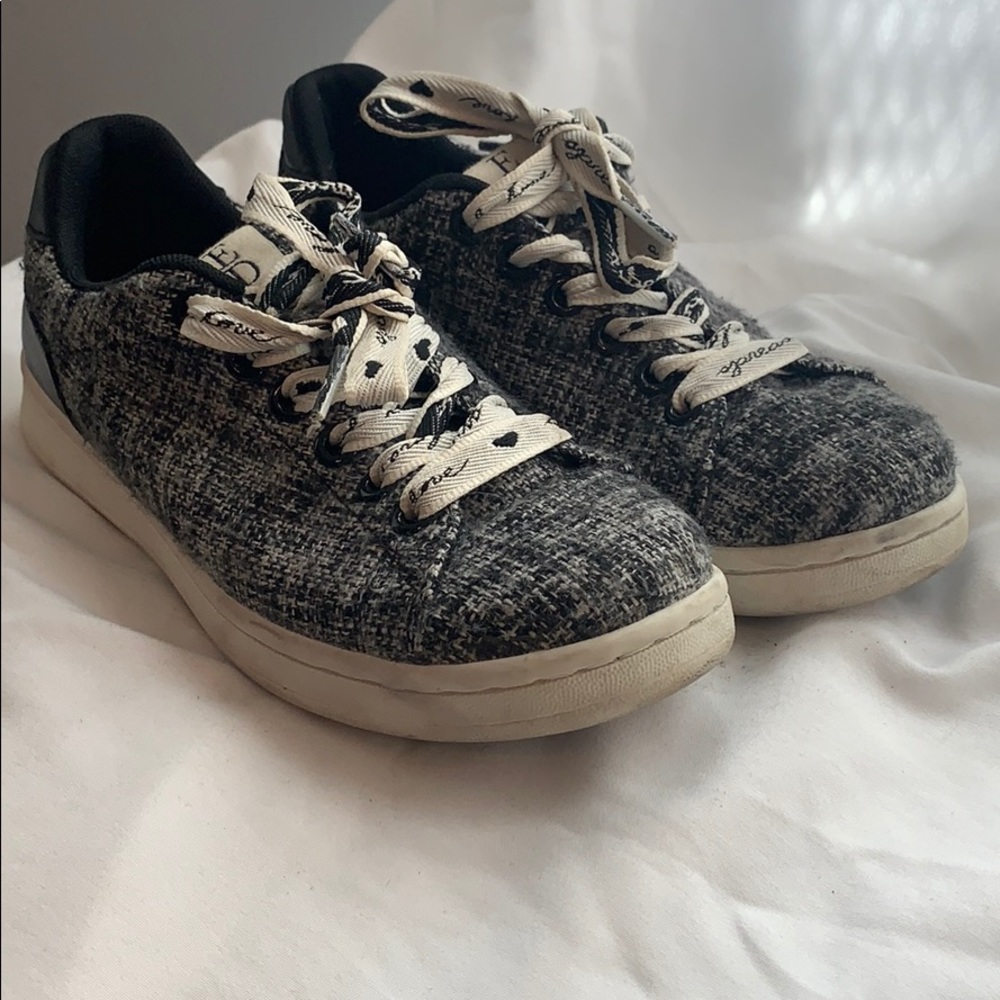 Ellen Degeneres gray tent shoes